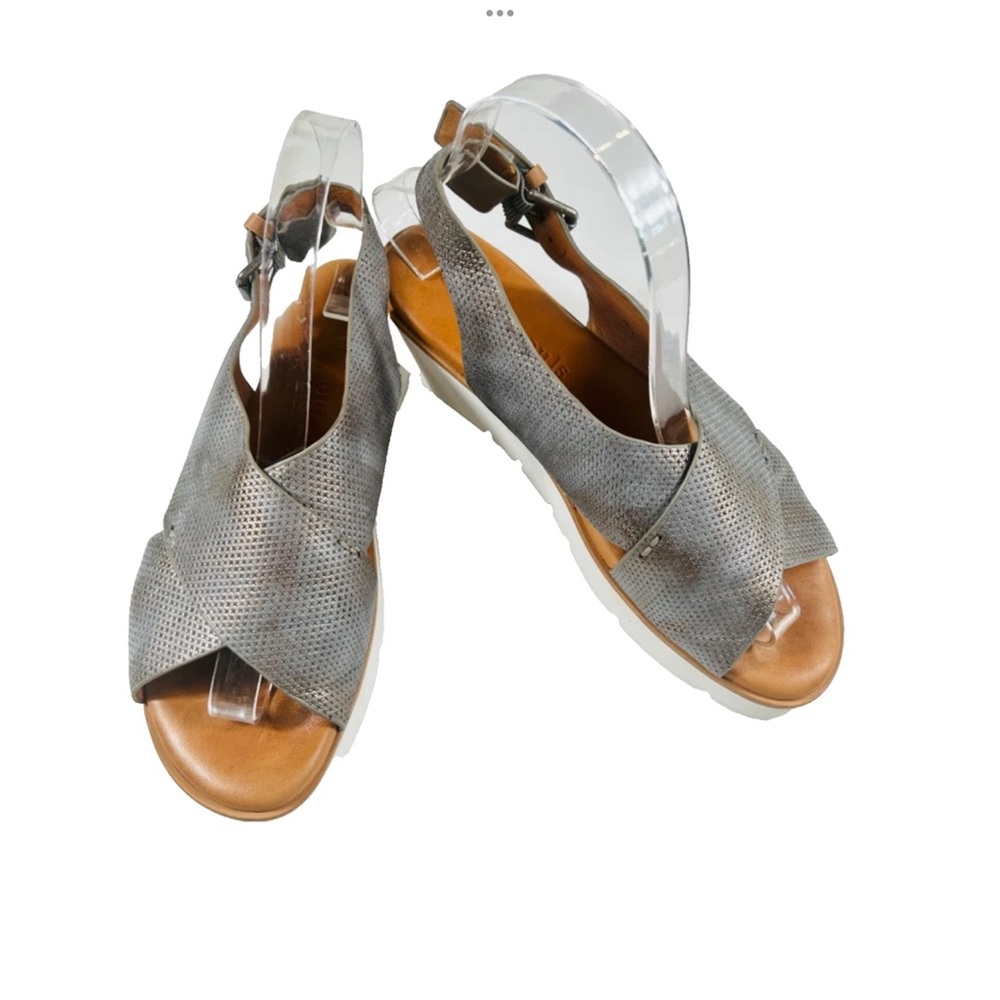 Gentle Souls Kenneth Cole Sandals Comfort Platform Silver Metallic Leather SZ 8M